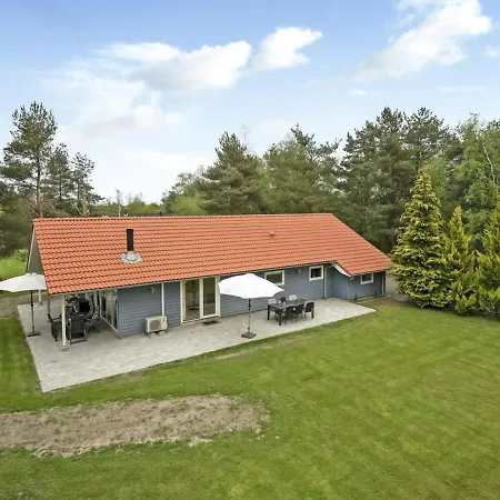 Heraldina - 800m From The Sea In Lolland- Falster And Mon By Interhome