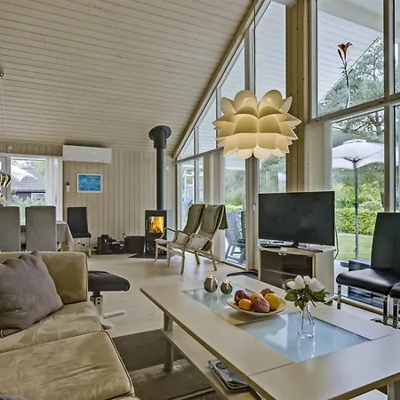 Prázdninový dům Heraldina - 800m From The Sea By Interhome Bøtø By